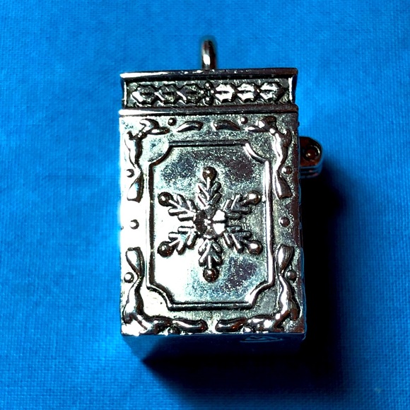 Vintage Silver Tone Rectangular Prayer Box Pendant w/Trinkets - Picture 2 of 10